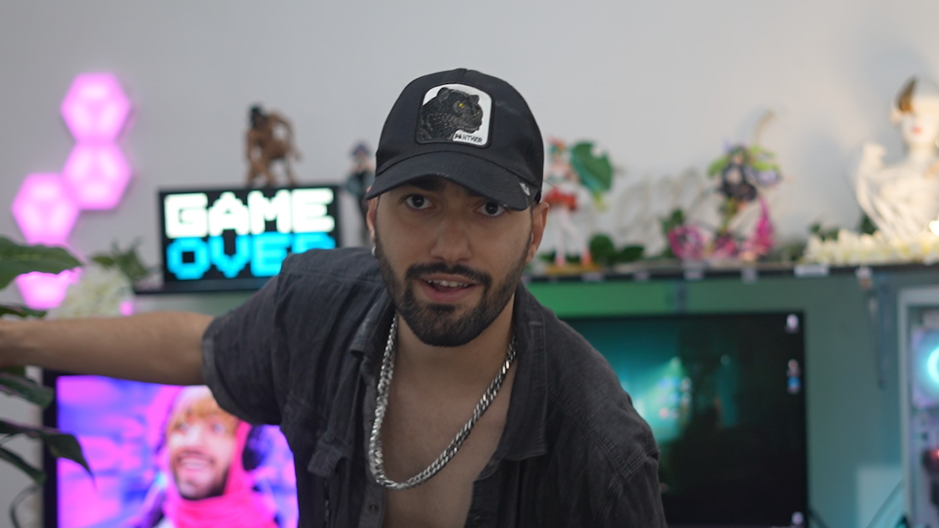 Amir hapel intro video